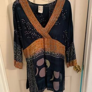 🌞 V-neck beaded tunic